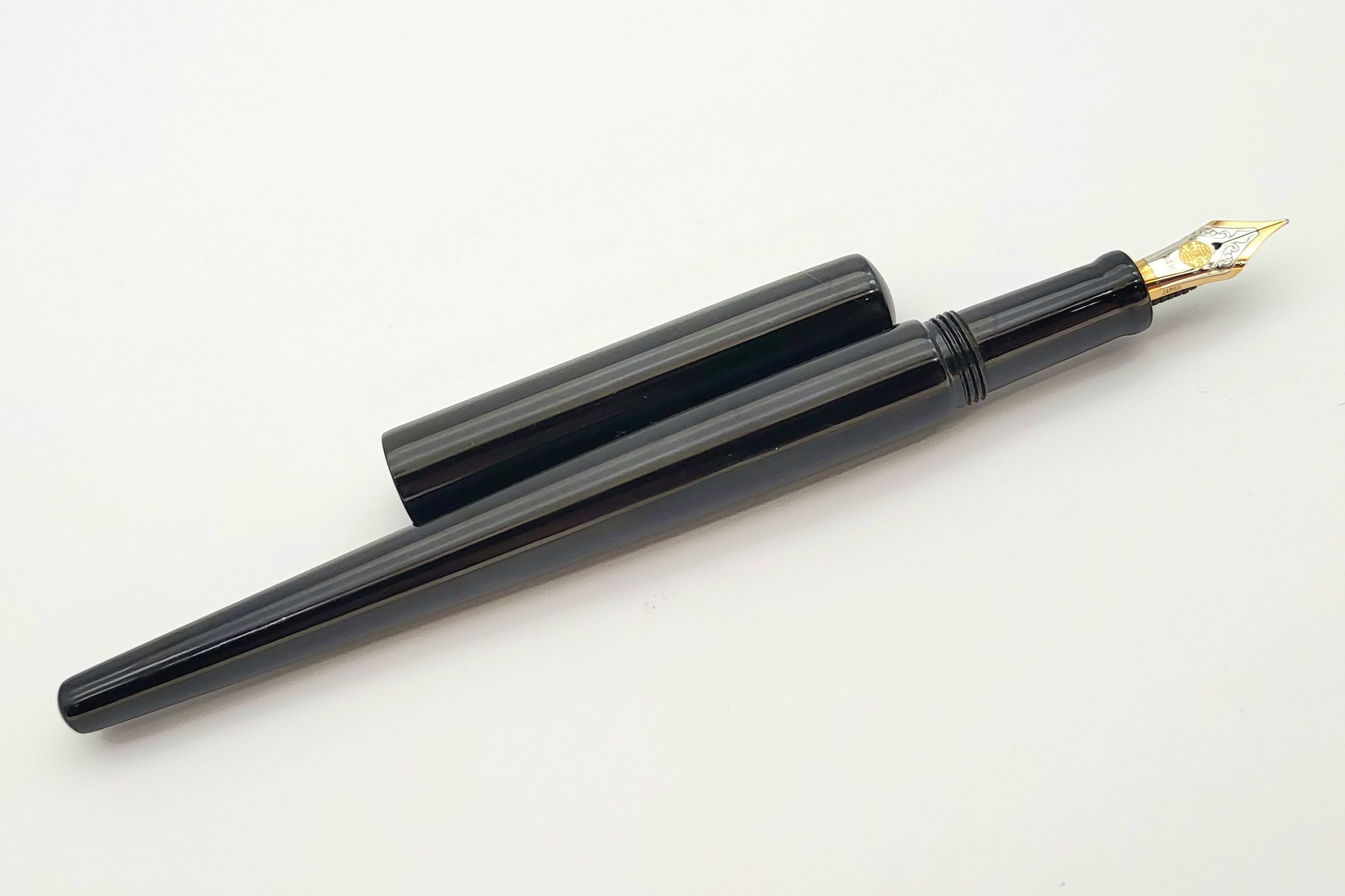 NakayaDeskPenKuroRoiroFP_D